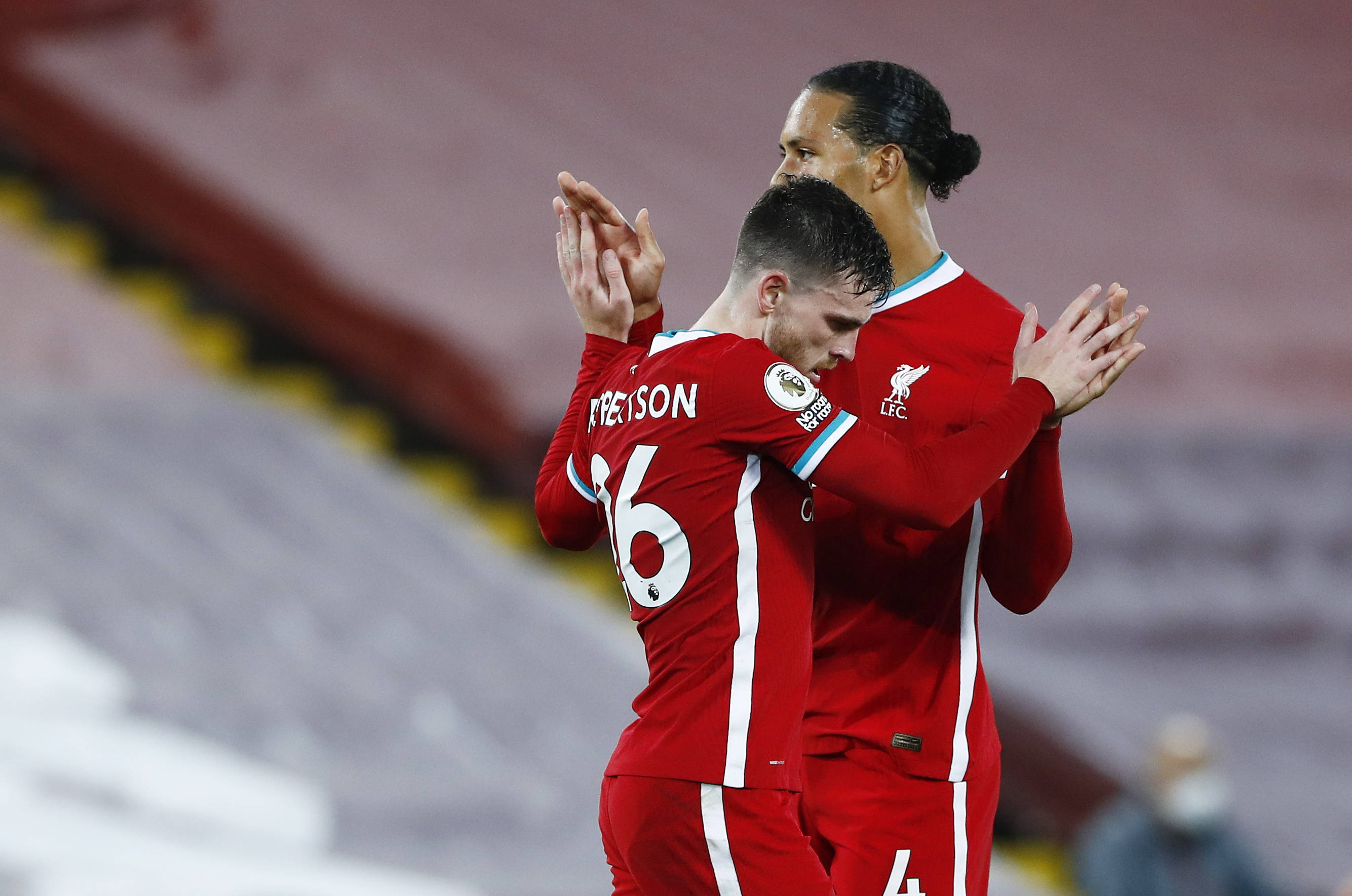 他硬是以比 他硬是以比